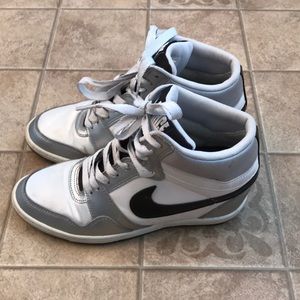 SALE! Nike Force Women’s Hightops Size 9